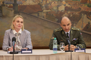 Ministerstvo obrany a hlavní město Praha rozšíří spolupráci i na leteckou záchrannou službu