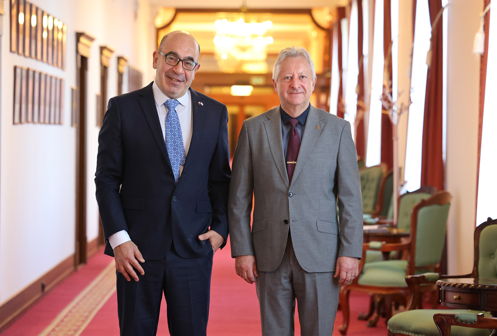 Ministr obrany jednal s velvyslanci