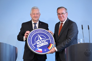 Ministr obrany jednal v Berlíně se svým německým protějškem