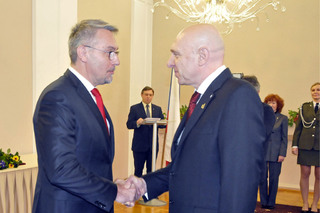 Ministr obrany poděkoval zaměstnancům za jejich vynikající práci