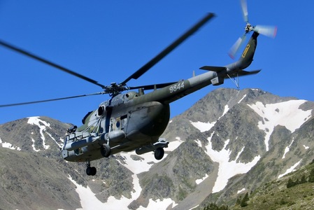 Čeští piloti patří díky cvičení na unikátní francouzské základně ke světové špičce