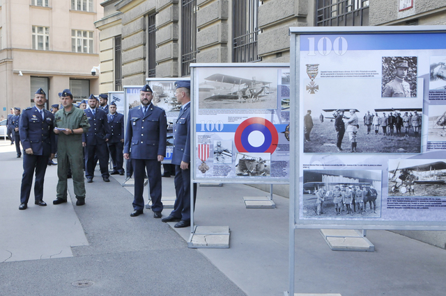 Výstava Vzduch je naše moře ukazuje vývoj letectví od začátku až do konce druhé světové války