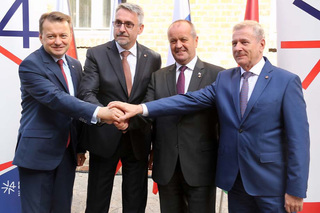 Prioritou českého předsednictví V4 je užší spolupráce ve vyzbrojování