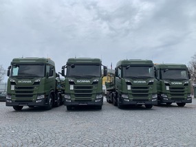 Armáda převzala nové přepravníky Scania, zajistí transport kontejnerů do misí