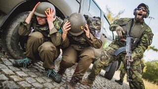 Brutální, drsné, ale zážitek na celý život. Ve Vyškově skončil kurz přežití pro válečné zpravodaje