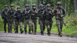 Bobřík mlčení v Litvě: Češi se zúčastnili tradiční soutěže o nejlepší pěchotní jednotku