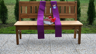 Nová lavička bude pardubickým připomínat válečné veterány i bývalé kolegy