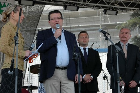 Defence Minister Vondra, 1st Deputy Chairman of the Senate Premysl Sobotka, and former minister Michael Kocab at the event