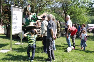 Výstřel z kanonu Škoda vz. 15 zahájil 24. sezónu Vojenského technického muzea Lešany 