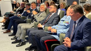 Prezident republiky Petr Pavel navštívil Centrum leteckého výcviku státního podniku LOM PRAHA