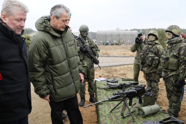 Minister Stropnicky inspecting the small arms and light weapons of the Lithuanian and Czech troops