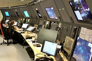 Navést stíhačku přesně na cíl – i to musejí umět vojenští letoví dispečeři. Armáda si je vybírá jednou za půl roku