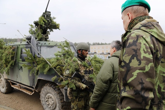 Meeting with soldiers from a combat convoy