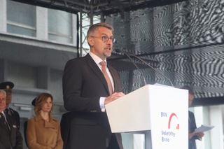 Předseda vlády Andrej Babiš s ministrem obrany Lubomírem Metnarem navštívili veletrh IDET 2019