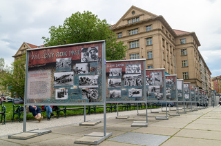 Výstava před budovou Generálního štábu přibližuje kritický rok 1941