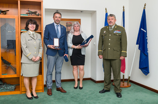 Generál Opata ocenil spolek Jagello 2000 