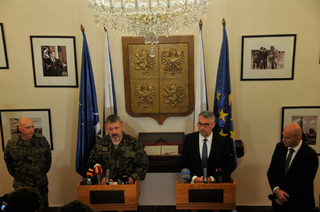 Armáda České republiky prožívá těžké chvíle, děkuje za podporu veřejnosti