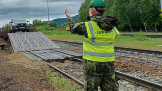 Specialisté odboru vojenské dopravy připraví přesun zahraniční armády na klíč a od A až do Z