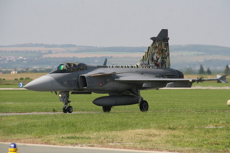 JAS-39 Gripen (1)
