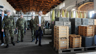 Ministr obrany v Centru zabezpečení materiálem technických služeb: Armáda se umí starat o svůj majetek