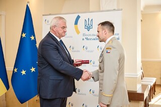 Generál Řehka obdržel státní vyznamenání od ukrajinského prezidenta