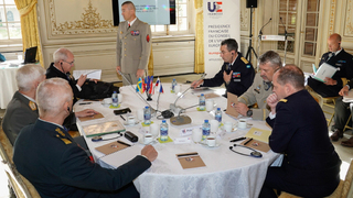 Generál Opata jednal v Paříži k předsednictví České republiky v Radě Evropské unie