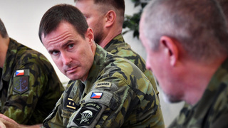 Generál Řehka navštívil vojáky 7. mechanizované brigády