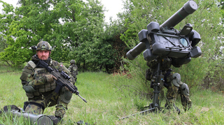 Strakoničtí vojáci cvičí navzdory pandemii i zastaralé technice