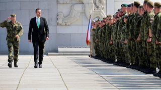 Předali velení mise Španělsku, dnes byli oceněni na Vítkově