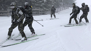 Strakoničtí vojáci během výcviku v horách překonávali nástrahy přírody