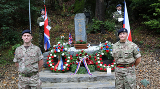 Uplynulo patnáct let od tragického pádu britského vrtulníku u Náměště nad Oslavou