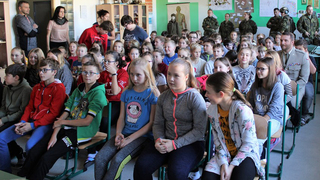 Projekt POKOS se v letošním roce chýlí ke konci. Dnes navštívili školáky z Libchav také logistici z Pardubic.