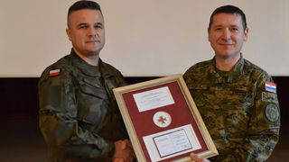 Před Mnohonárodním praporem vojenské policie NATO stojí nová výzva, přistoupí k němu Gruzie