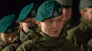 Extrémního armádního závodu Winter Survival se letos účastní i ženské družstvo z Polska