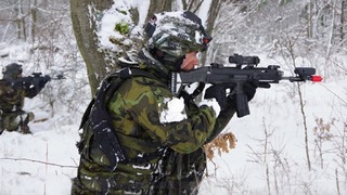 Nové simulátory vyzkoušeli vojáci ze Žatce při výcviku v terénu i v posádce