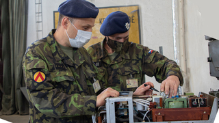 Chytrá hlava a šikovné ruce: o techniku strakonických rakeťáků se starají skuteční profíci