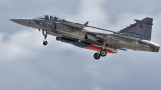 Část letounů z čáslavské základny bude vzlétat z pardubického letiště