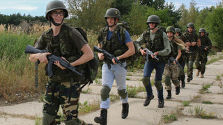 Civilisté si vyzkoušeli vojenský dril