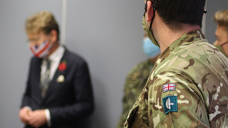 Britští vojenští zdravotníci pomohou v boji s koronavirem