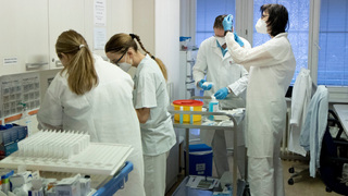 Tři mobilní týmy Fakulty vojenského zdravotnictví UO zahájily očkování v sociálních zařízeních 