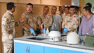 Kurz libereckých chemiků učil irácké specialisty poznávat bojové látky či odebírat vzorky