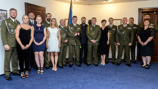 Generál Opata se sešel s vojáky - hrdiny a jejich rodinnými příslušníky