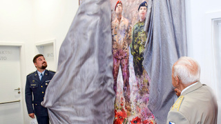 Obraz jako poděkování všem válečným veteránům představen v jejich pražském centru