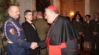 Kardinál Duka projevil úctu vojákům a poděkoval za jejich službu doma i v zahraničí