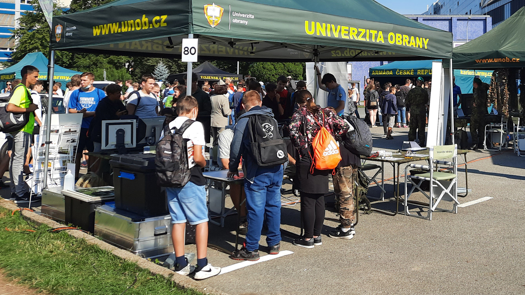 Univerzita obrany se představuje na VědaFestu