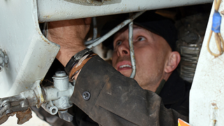 Pilotní projekt v Bechyni: Záložníci připravují na zimu techniku profesionálních vojáků