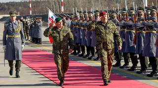 Generál Opata jednal se svým slovenským protějškem generálem Zmekem v Myjavě