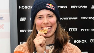 Snowboardcrossařka Eva Samková přidala k olympijskému zlatu i titul mistryně světa