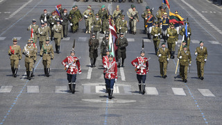 Generál Řehka se zúčastnil vojenské přehlídky na Champs-Élysées v Paříži