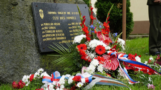 50 let od tragédie, při níž zahynulo 11 parašutistů. Pořád bolestivé téma, říká o smrti kamarádů přeživší Bedřich Chudoba 